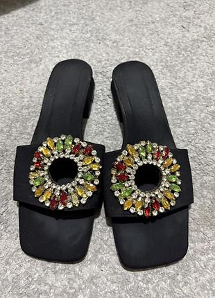 Босоніжки жіночі