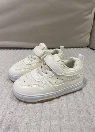 Кросівки дитячі 25 розмір