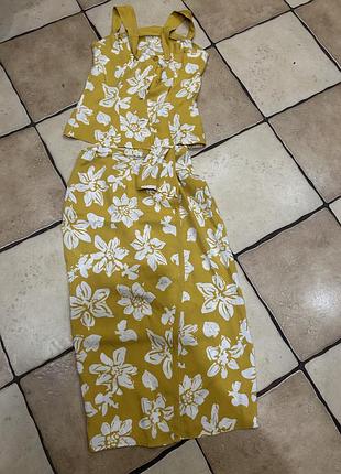 Гарний літній костюм