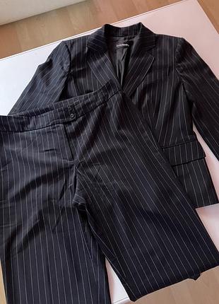 Брючний костюм