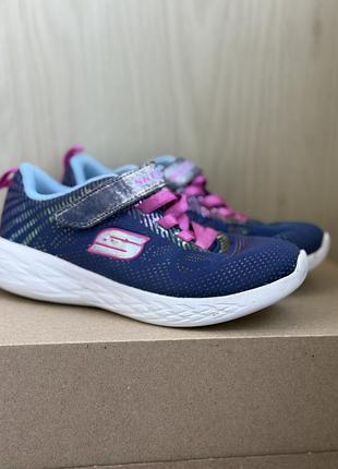 Кросівки для дівчинки skechers