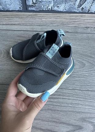Кроссовки в сеточку zara размер 22-13,5 см