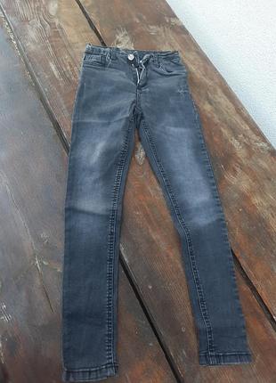 Джинсы графит на девочку.