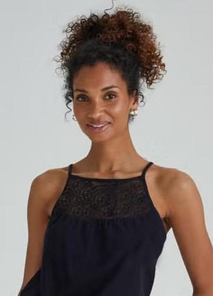 New look. товар из англии. в наличии. топ в рубчик с кружевом.