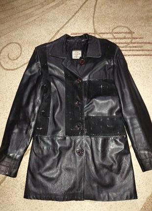 Шкіряний плащ