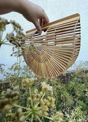 Середня плетена бамбукова сумка-півмісяць