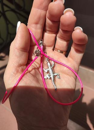 Кулон "ящерица" на розовом шнурке