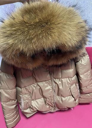 Пуховик з натуральним хутром з капюшоном