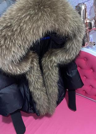 Пуховик з натуральним хутром з капюшоном