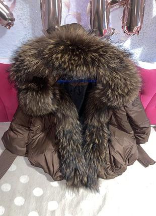 Пуховик з натуральним хутром з капюшоном