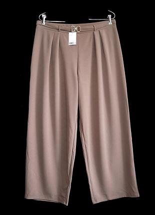 Стильные широкие брюки из крепированного трикотажа с пряжкой р.20-22