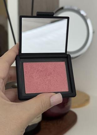 Румʼяна компактні nars у відтінку orgasm