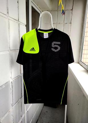 Футболка adidas розмір м