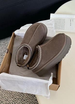 Ugg classic platform 9