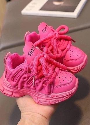 Кроссовки девочка