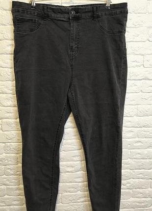Фирменные стрейчевые джинсы