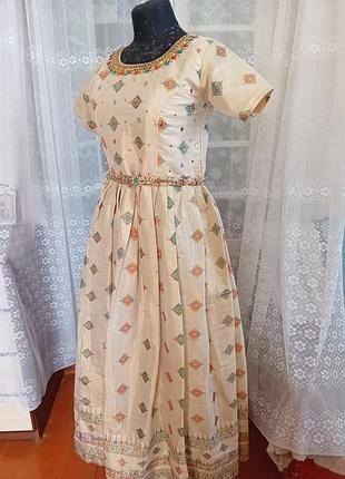 Яркое нарядное длинное платье фирмы ra reatra размер l..