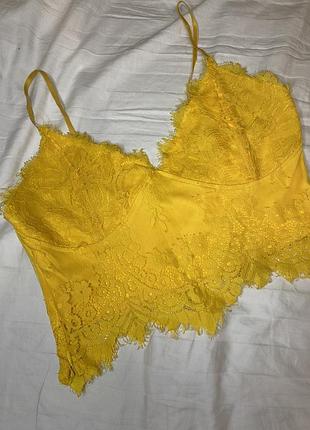 Топ жіночий мереживний amisu s жовтий