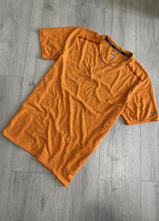 Чоловіча футболка nike dri-fit