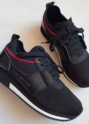 Оригінальні  tommy hilfiger р38 довжина устілки по факту 24.5см