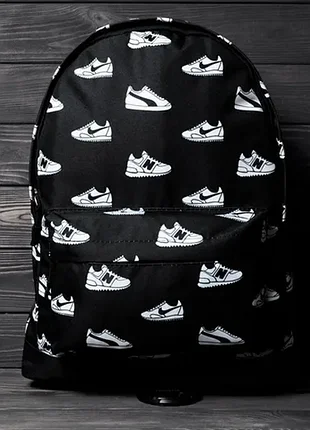 Рюкзак портфель школьный детский для парней с кедами
