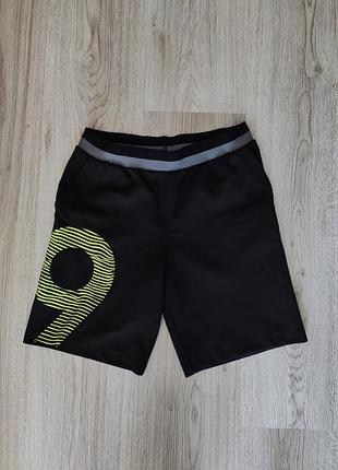 Спортивні шорти adidas розмір м