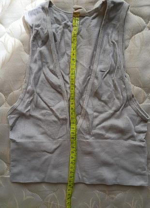 Топ белый с треугольным вырезом спорт спортивный рубчик