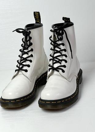 Черевики dr. martens  з гладкої шкіри, 8 люверсів, білі, жіночі,