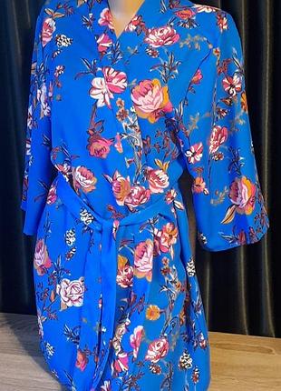 Яскравий короткий халатик накидка