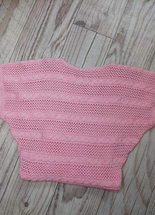 Вязаный нежно розовый жилет