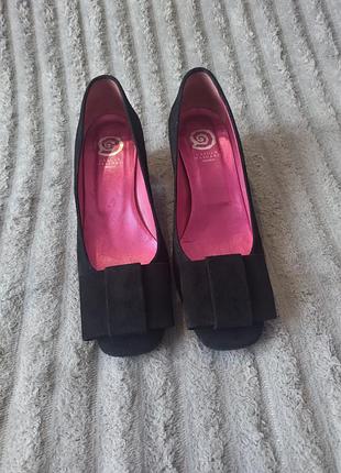 Очень красивые туфли для женщин 36 р, 23,5- 24 см натуральный замш