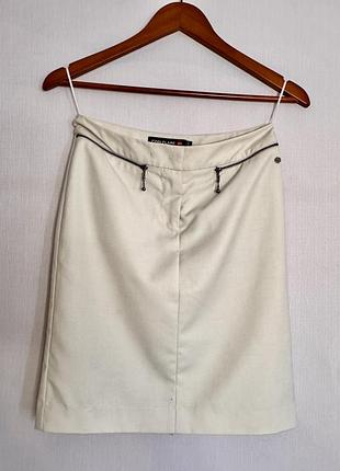 Біла юбка олівець