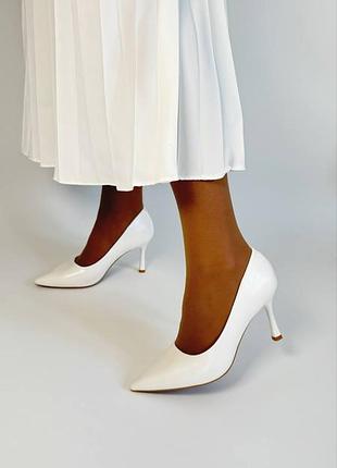 Туфли белые на удобном каблуке женские, экокожа