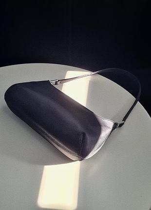 Вечірня сумка / вечірня атласна чорна сумка / mini bag 
/ сумка багет вечірня / чорна сумка багет вечірня