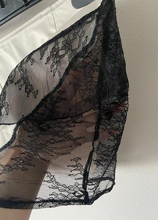 Спідниця з відвертим мереживом