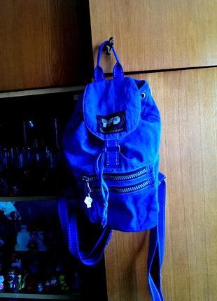 Синий рюкзак tfd в отличном состоянии без повреждений
