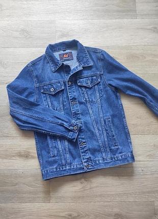 Чоловіча джинсова куртка