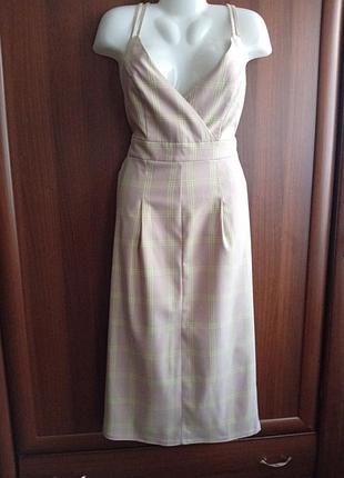 Красивый сарафан.