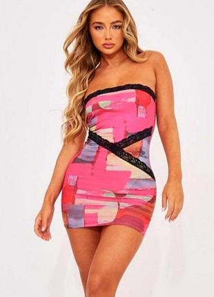 Новое платье яркое с кружевом