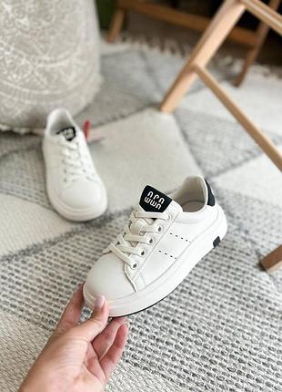 Кроссовки на девичке apawwa
