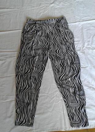 Легкие летние черно-белые брюки принт зебра