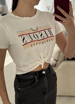 Вкорочена футболка із завʼязкою