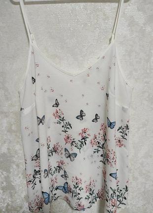 Гарна біла літня маєчка з метеликами 🦋🦋🦋