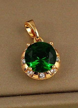 Кулон xuping jewelry зелений камінь у оправі з білих фіанітів 11 мм золотистий