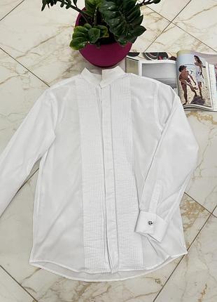 Чоловіча стильна біла сорочка під запонки та метелик