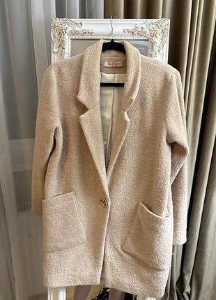 Вовняне пальто. франція. 70% шерсть