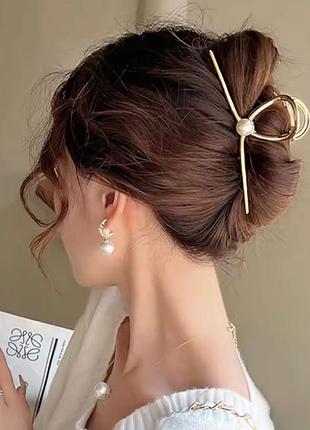 Металлическая заколка краб с жемчугом