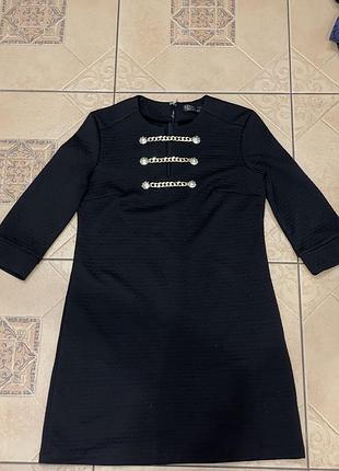 Сукня с ланцюжками