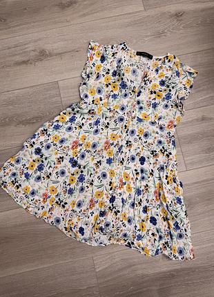 Легка літня сукня в квітковий принт