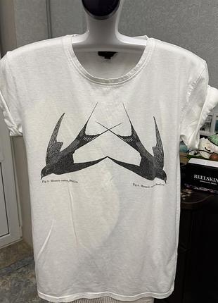 Белая футболка